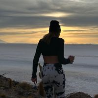 Rosa Ekhtiari的照片