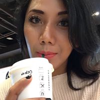 Veronika Angsoka's Photo