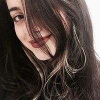 Kübra Öztürk的照片