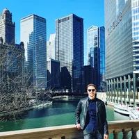 Adrian Lafuente的照片