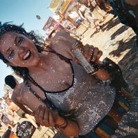 Bryony Lewis的照片