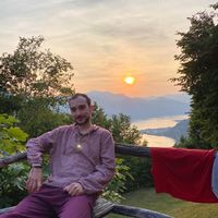 Ahmet Kayagil的照片