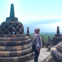 Enny Dhiya Ghina's Photo