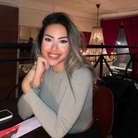 Zeynep Özer's Photo