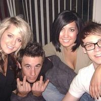 Casey Goulooze的照片